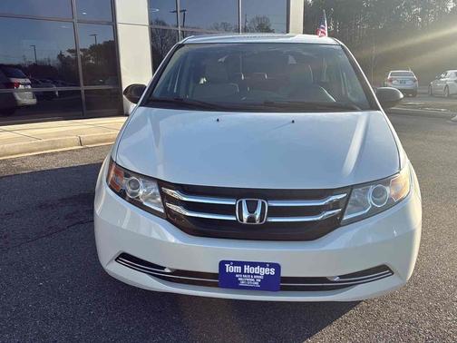 White Diamond Pearl 2016 Honda Odyssey 5dr LX