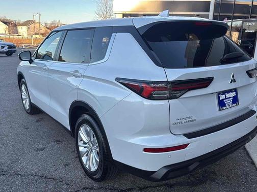 2026 Mitsubishi Outlander ES S-AWC