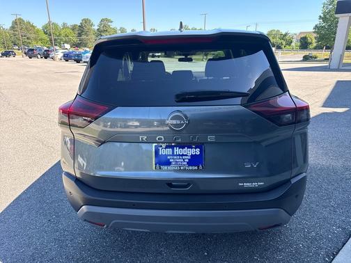 Boulder Gray Pearl/Super Black 2023 Nissan Rogue FWD SV