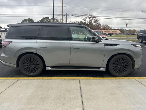 2025 INFINITI QX80 SENSORY AWD