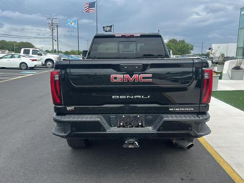 Onyx Black 2024 GMC Sierra 2500 Denali