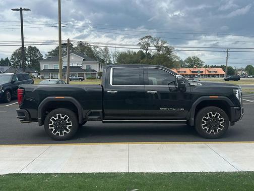 Onyx Black 2024 GMC Sierra 2500 Denali