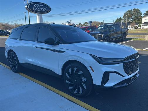 2024 Lincoln Nautilus Reserve