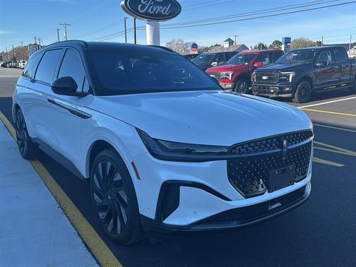 2024 Lincoln Nautilus Reserve