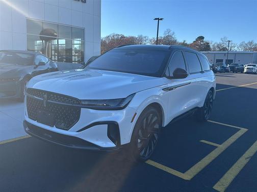 2024 Lincoln Nautilus Reserve