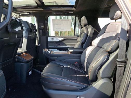 2025 Lincoln Navigator Black Label