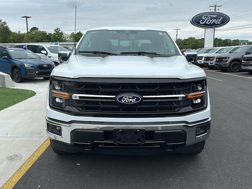 Oxford White 2025 Ford F-150 XLT