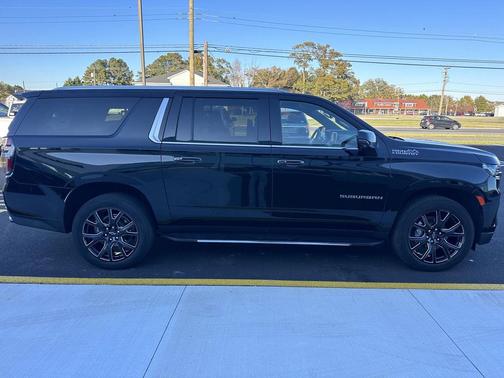 2023 Chevrolet Suburban 4WD High Country