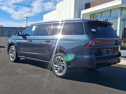 2025 Lincoln Navigator Reserve