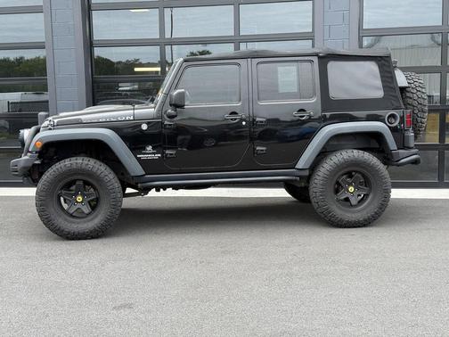 Black Clearcoat 2016 Jeep Wrangler Unlimited Rubicon
