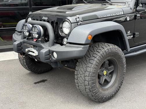 Black Clearcoat 2016 Jeep Wrangler Unlimited Rubicon