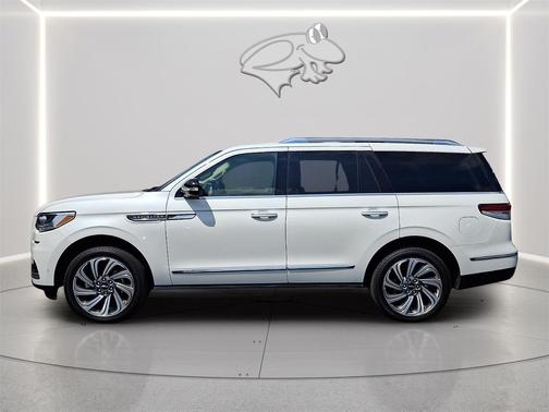 Pristine White Metallic Tri-Coat 2024 Lincoln Navigator Premiere