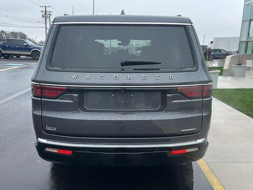 2022 Jeep Wagoneer Series III 4x2