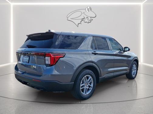 Carbonized Gray 2026 Ford Explorer Active