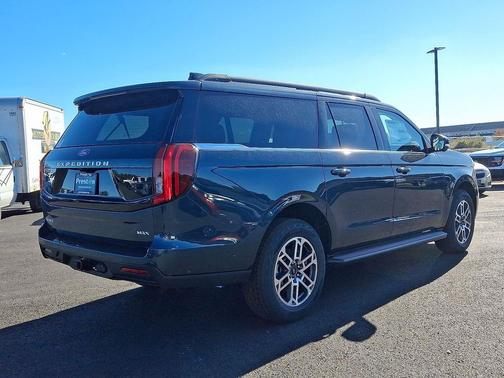 2025 Ford Expedition Max Active 4x4