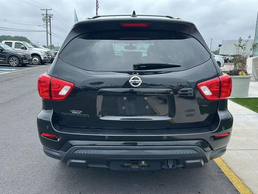 Magnetic Black Pearl 2019 Nissan Pathfinder SV