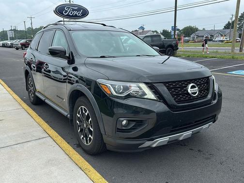 Magnetic Black Pearl 2019 Nissan Pathfinder SV