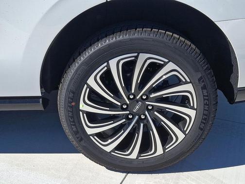 2025 Lincoln Navigator Black Label