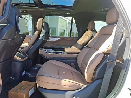 2025 Lincoln Navigator Black Label