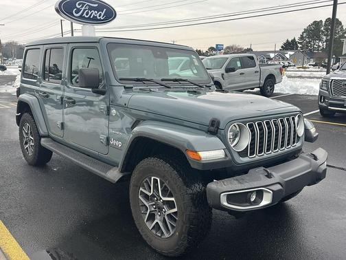 2024 Jeep Wrangler 4-Door Sahara 4x4
