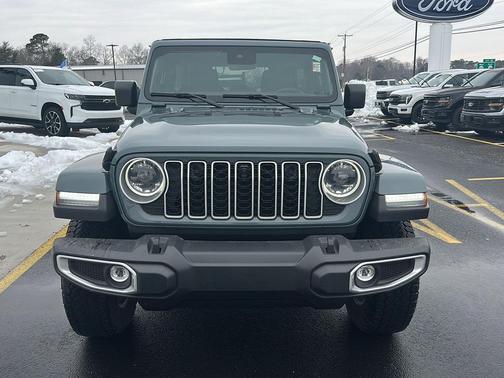 2024 Jeep Wrangler 4-Door Sahara 4x4