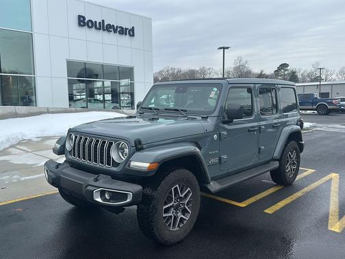 2024 Jeep Wrangler 4-Door Sahara 4x4