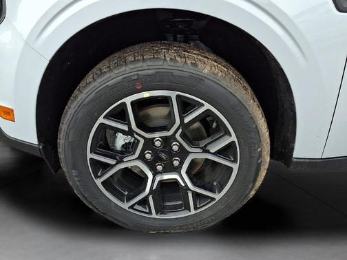 Space White Metallic 2026 Ford Maverick Lariat