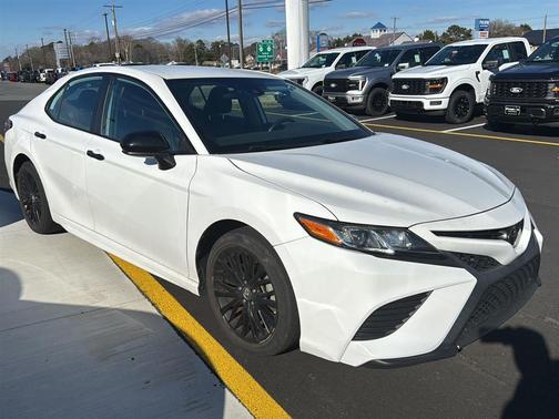 2019 Toyota Camry SE