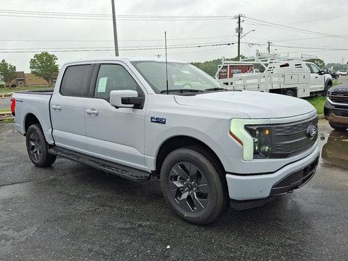 2025 Ford F-150 Lightning LARIAT