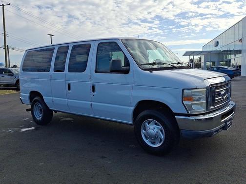 2011 Ford E350 Super Duty XLT
