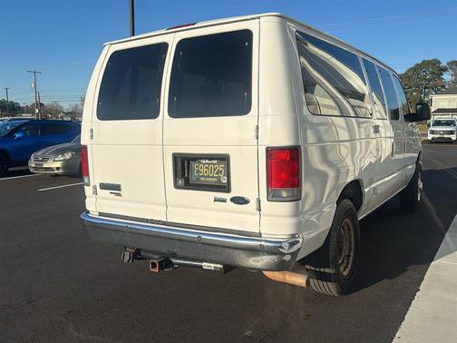 2011 Ford E350 Super Duty XLT