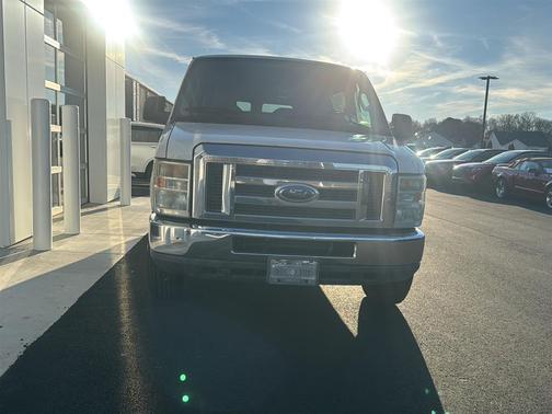 2011 Ford E350 Super Duty XLT