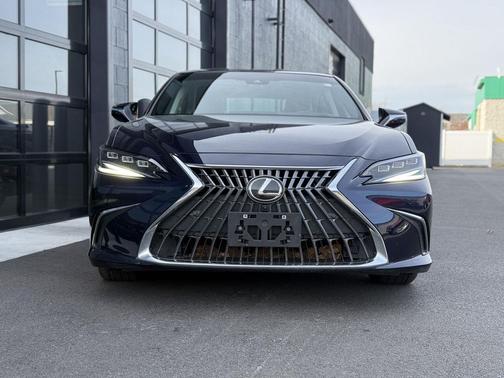 2023 Lexus ES 350 Ultra Luxury