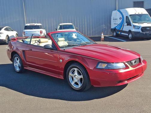 2004 Ford Mustang Deluxe