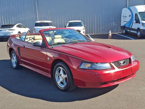 2004 Ford Mustang Deluxe
