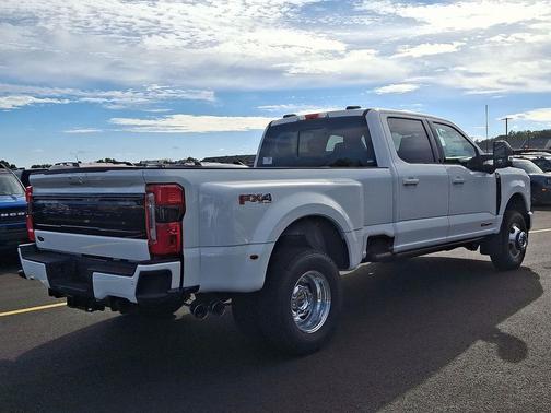 2026 Ford F-350 XLT