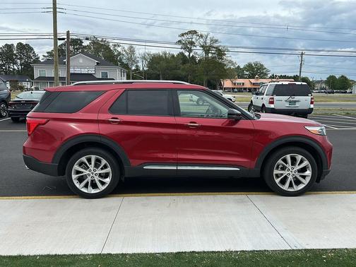 Rapid Red Metallic Tinted Clearcoat 2022 Ford Explorer Platinum
