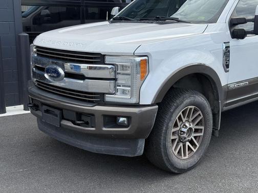 White Platinum Metallic Tri-Coat 2017 Ford F-250 King Ranch