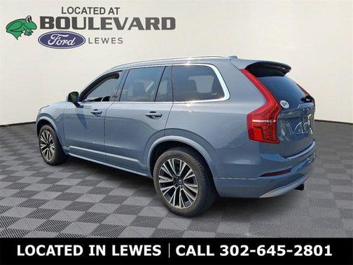 2022 Volvo XC90 T5 Momentum
