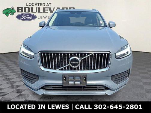 2022 Volvo XC90 T5 Momentum