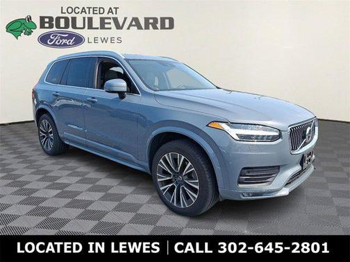 2022 Volvo XC90 T5 Momentum