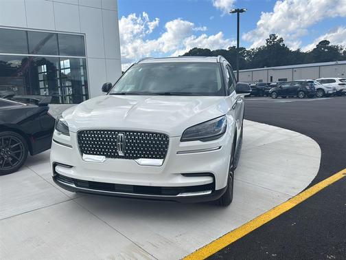 2022 Lincoln Aviator Standard AWD