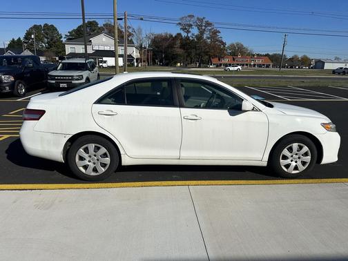 2010 Toyota Camry LE