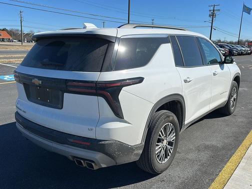 2024 Chevrolet Traverse LT