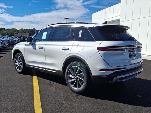 2026 Lincoln Corsair Premiere