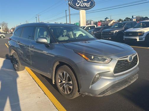 2021 Toyota Highlander Hybrid XLE