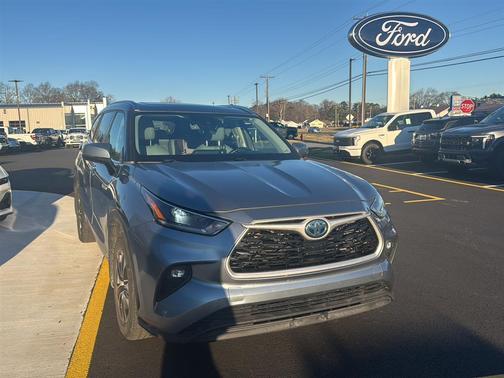 2021 Toyota Highlander Hybrid XLE