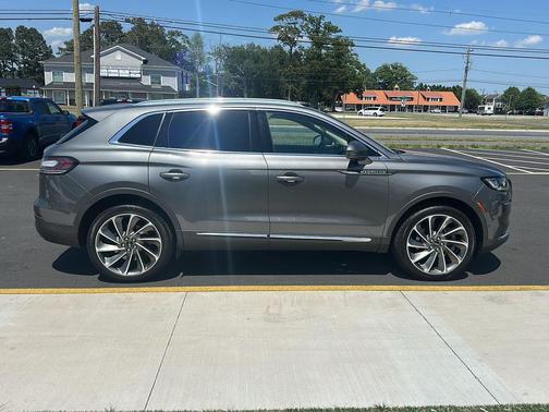 Asher Gray Metallic Clearcoat 2023 Lincoln Nautilus Reserve