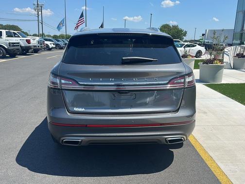 Asher Gray Metallic Clearcoat 2023 Lincoln Nautilus Reserve