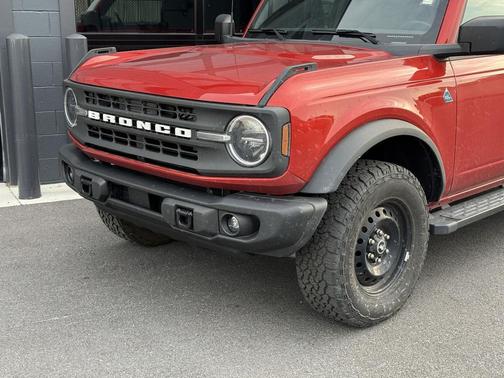 Hot Pepper Red Metallic Tinted Clearcoat 2023 Ford Bronco Black Diamond